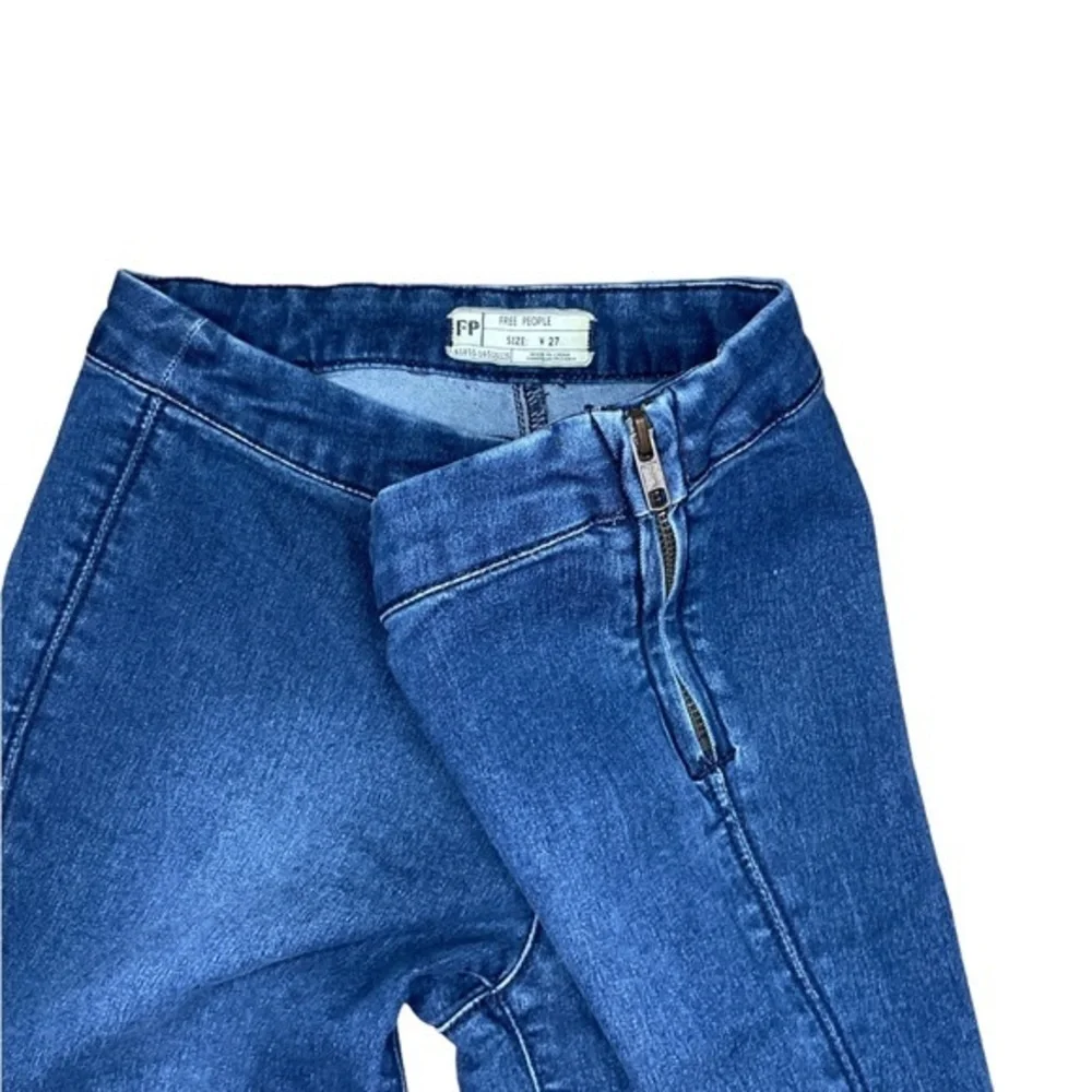Free People Women’s 70’s Style Jeans With Slits At Bottom Size 27 61855-16515125